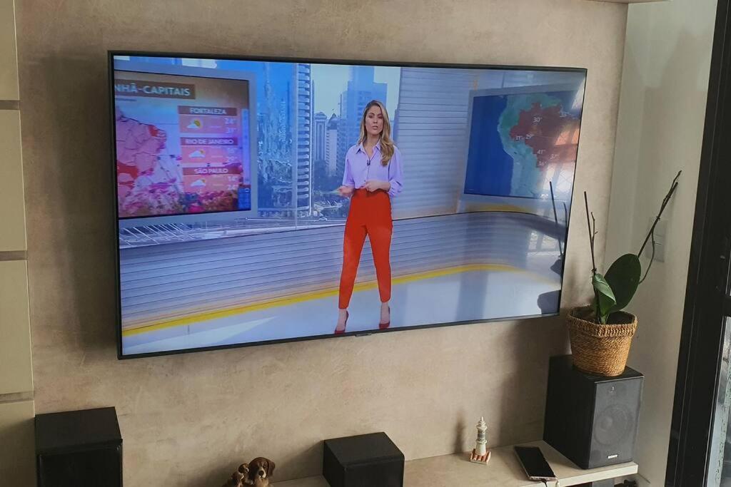 No Cabral Em Curitiba, Com 3 Quartos Sendo Um Closed, E 2 Garagens Apartment Curitiba