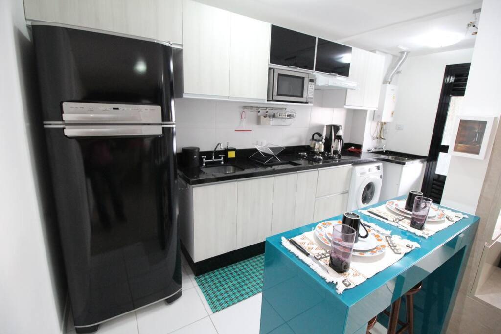 No Cabral Em Curitiba, Com 3 Quartos Sendo Um Closed, E 2 Garagens Curitiba