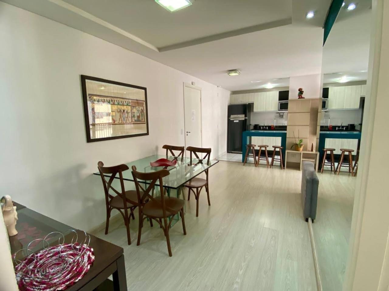No Cabral Em Curitiba, Com 3 Quartos Sendo Um Closed, E 2 Garagens