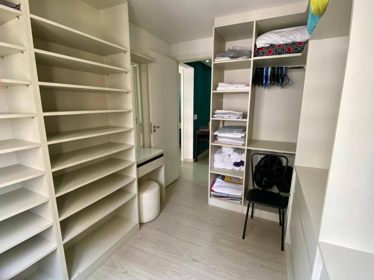 Apartment No Cabral Em Curitiba, Com 3 Quartos Sendo Um Closed, E 2 Garagens *